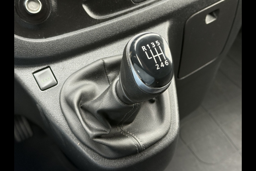 Renault Trafic 2.0 dCi 120 PK / L1H1 / 1e EIG. / TREKHAAK / IMPERIAAL / AIRCO / CRUISE / 3-ZITS / LED