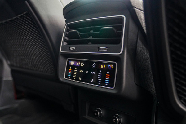 Audi RSQ8 4.0 TFSI RS Q8 Quattro | Massage | Carbon | Alcantara | Stoelkoeling/verwarming | Bang&Olufsen | Memory | 23 inch | NAP