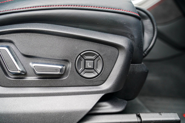 Audi RSQ8 4.0 TFSI RS Q8 Quattro | Massage | Carbon | Alcantara | Stoelkoeling/verwarming | Bang&Olufsen | Memory | 23 inch | NAP