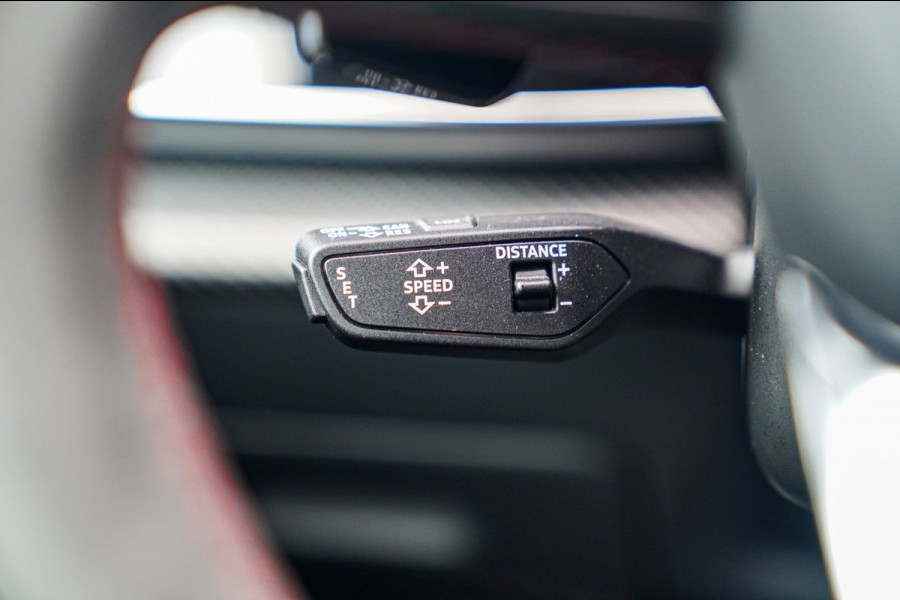 Audi RSQ8 4.0 TFSI RS Q8 Quattro | Massage | Carbon | Alcantara | Stoelkoeling/verwarming | Bang&Olufsen | Memory | 23 inch | NAP