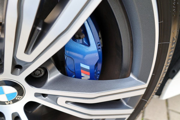 BMW 3-serie 330e Business Edition Plus | BTW | NAP | M-SPORT | LASER | KEYLESS | 360 | LEDER | DEALER ONDH |