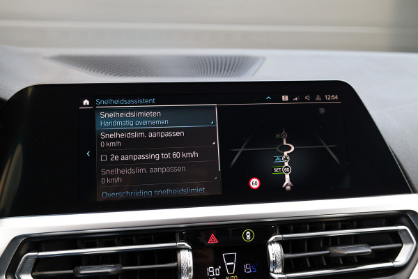 BMW 3-serie 330e Business Edition Plus | BTW | NAP | M-SPORT | LASER | KEYLESS | 360 | LEDER | DEALER ONDH |