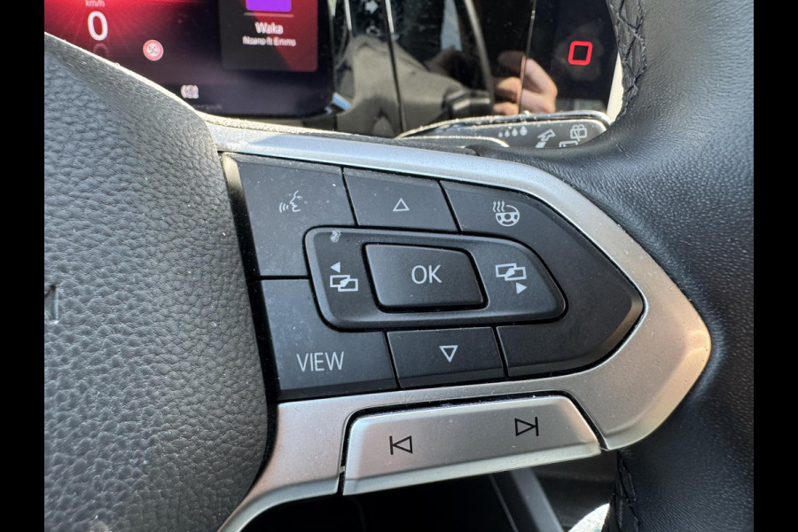 Volkswagen Golf Variant 1.5 eTSI R-Line | Navigatie | Camera | DAB | Trekhaak |