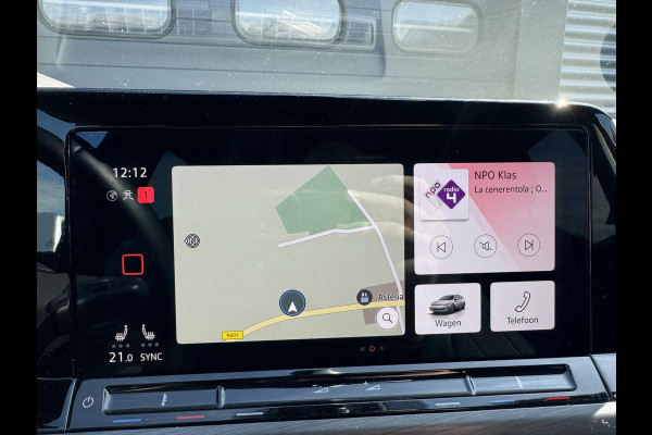 Volkswagen Golf Variant 1.5 eTSI R-Line | Navigatie | Camera | DAB | Trekhaak |