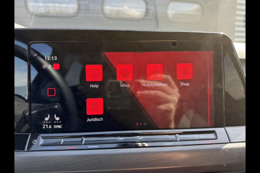 Volkswagen Golf Variant 1.5 eTSI R-Line | Navigatie | Camera | DAB | Trekhaak |