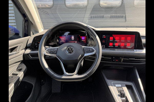 Volkswagen Golf Variant 1.5 eTSI R-Line | Navigatie | Camera | DAB | Trekhaak |