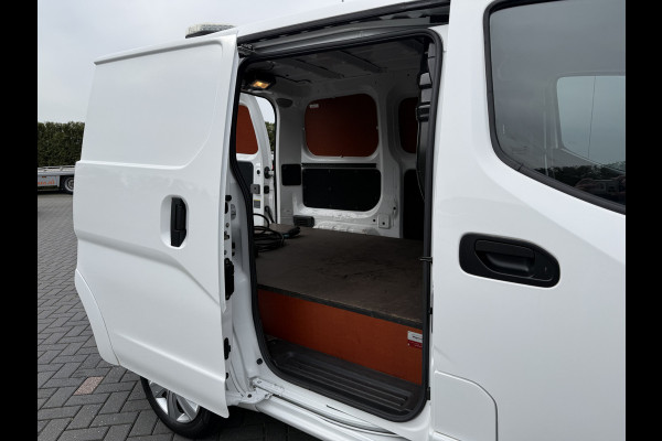 Nissan E-NV200 40 kWh / FULL ELECTRIC / 1e EIG. / 24.371 KM / AIRCO / CRUISE / CAMERA / INRICHTING