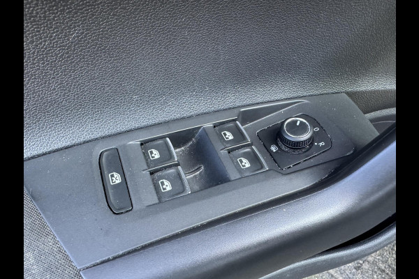 Volkswagen Polo 1.0 TSI Highline | Navigatie | Adaptive Cruise Control | DAB | Privacy Glass | Climate Control | Lichtmetalen Velgen |