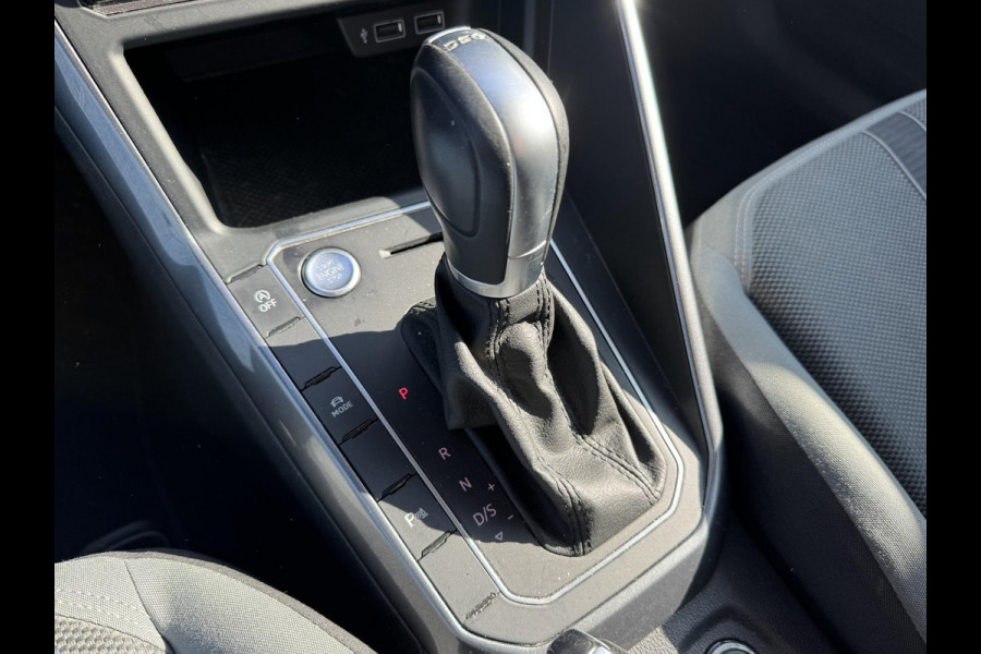 Volkswagen Polo 1.0 TSI Highline | Navigatie | Adaptive Cruise Control | DAB | Privacy Glass | Climate Control | Lichtmetalen Velgen |