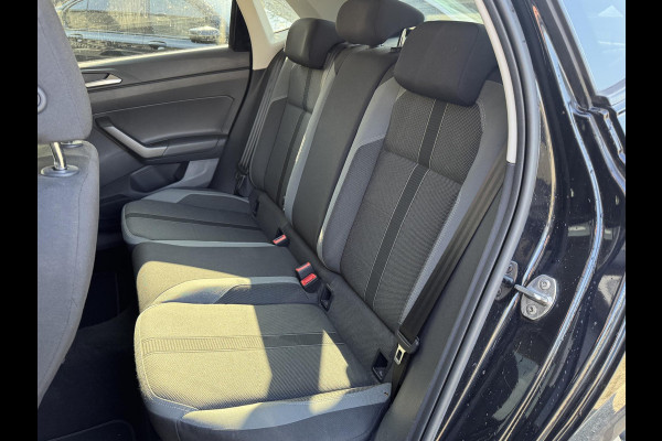 Volkswagen Polo 1.0 TSI Highline | Navigatie | Adaptive Cruise Control | DAB | Privacy Glass | Climate Control | Lichtmetalen Velgen |