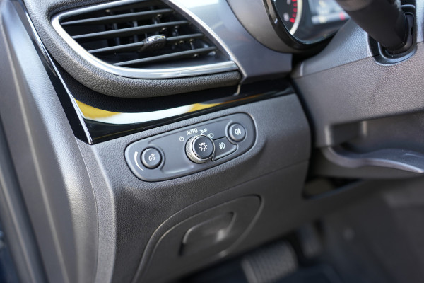 Opel Mokka X 1.4 Turbo Innovation | Achteruitrijcamera | Elektrisch schuif-/kanteldak | Trekhaak |