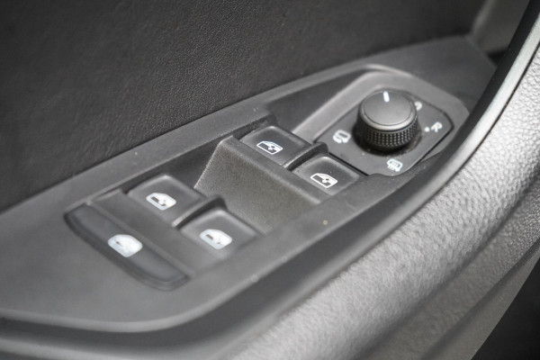 Škoda Kodiaq 1.5 TSi 150pk Business Edition DSG | Trekhaak | Panoramadak | Blind-Spot | Adaptive cruise | Sfeerverlichting | Camera