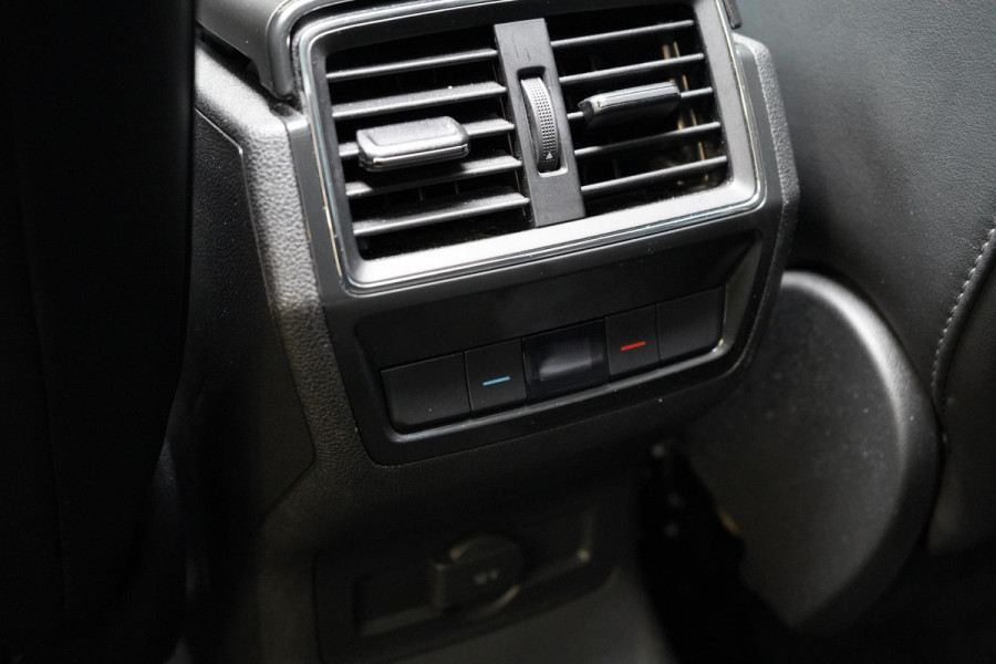 Škoda Kodiaq 1.5 TSi 150pk Business Edition DSG | Trekhaak | Panoramadak | Blind-Spot | Adaptive cruise | Sfeerverlichting | Camera