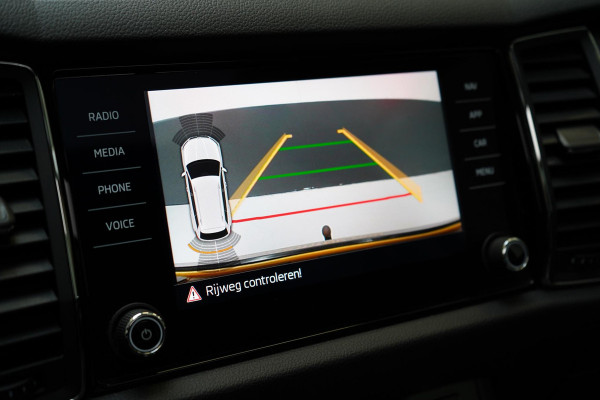Škoda Kodiaq 1.5 TSi 150pk Business Edition DSG | Trekhaak | Panoramadak | Blind-Spot | Adaptive cruise | Sfeerverlichting | Camera