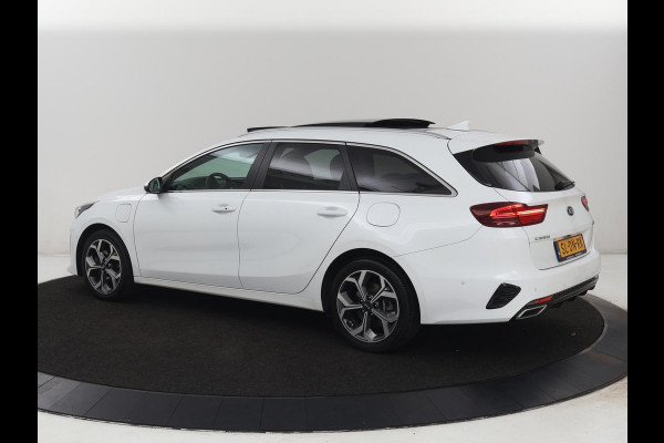 Kia Ceed 1.6 GDI PHEV ExecutiveLine | SOH 93% | Panoramadak | Stoelventilatie | Leder | Camera | Carplay | Half leder | Stuurverwarming | Full LED | Keyless | Navigatie | Digital Cockpit | Plug In