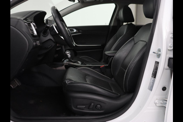 Kia Ceed 1.6 GDI PHEV ExecutiveLine | SOH 93% | Panoramadak | Stoelventilatie | Leder | Camera | Carplay | Half leder | Stuurverwarming | Full LED | Keyless | Navigatie | Digital Cockpit | Plug In