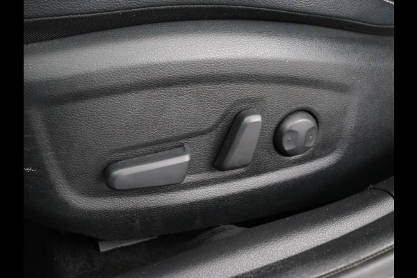 Kia Ceed 1.6 GDI PHEV ExecutiveLine | SOH 93% | Panoramadak | Stoelventilatie | Leder | Camera | Carplay | Half leder | Stuurverwarming | Full LED | Keyless | Navigatie | Digital Cockpit | Plug In