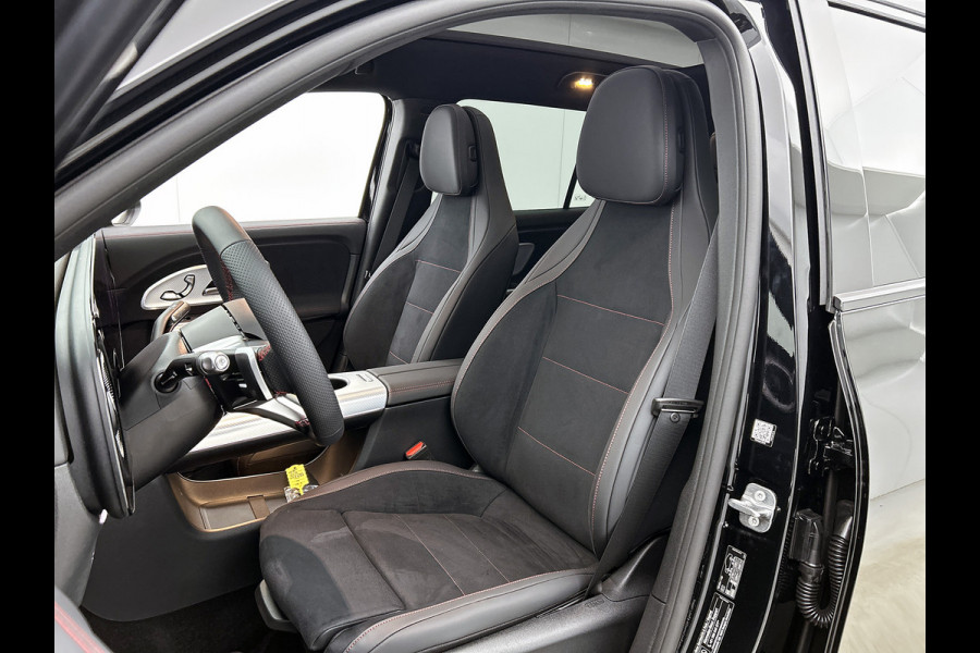 Mercedes-Benz Glb 250+ Business Solution AMG 7p. 85.5 kWh | Premium pakket | Winterpakket | Nightpakket | Trekhaak | Verstelbare demping | 20” multispaakse AMG-velgen | Vast panoramadak | Sfeerverlichting | GUARD 360° |