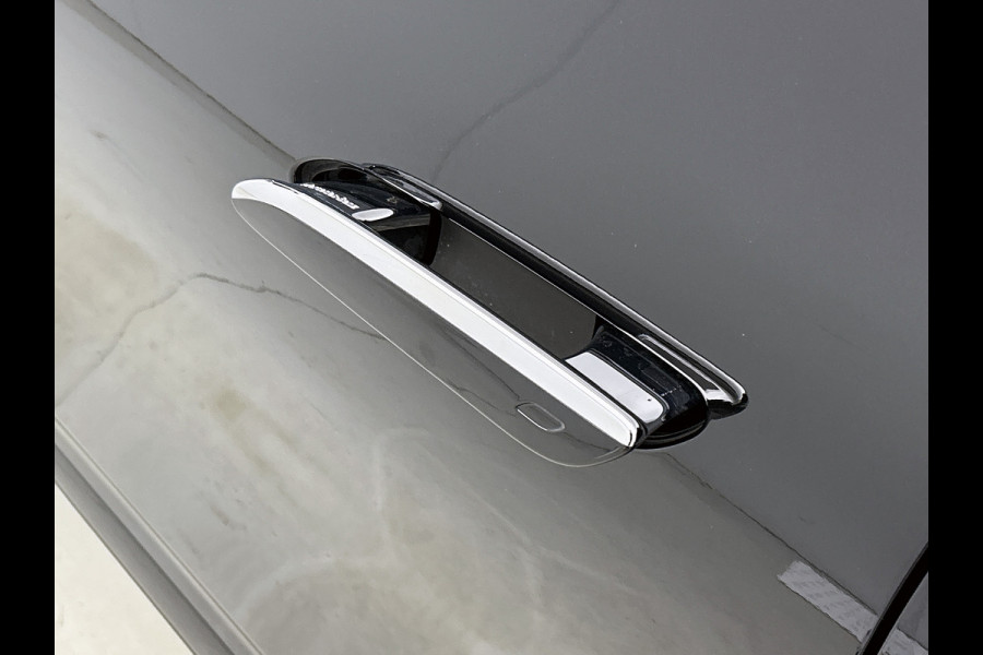 Mercedes-Benz Glb 250+ Business Solution AMG 7p. 85.5 kWh | Premium pakket | Winterpakket | Nightpakket | Trekhaak | Verstelbare demping | 20” multispaakse AMG-velgen | Vast panoramadak | Sfeerverlichting | GUARD 360° |