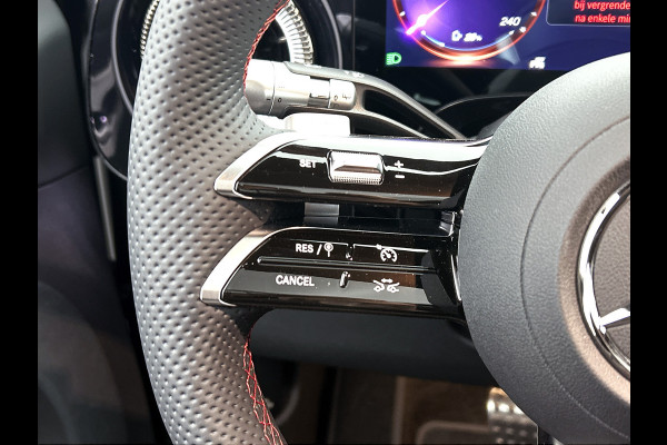 Mercedes-Benz Glb 250+ Business Solution AMG 7p. 85.5 kWh | Premium pakket | Winterpakket | Nightpakket | Trekhaak | Verstelbare demping | 20” multispaakse AMG-velgen | Vast panoramadak | Sfeerverlichting | GUARD 360° |