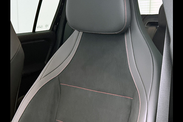 Mercedes-Benz Glb 250+ Business Solution AMG 7p. 85.5 kWh | Premium pakket | Winterpakket | Nightpakket | Trekhaak | Verstelbare demping | 20” multispaakse AMG-velgen | Vast panoramadak | Sfeerverlichting | GUARD 360° |