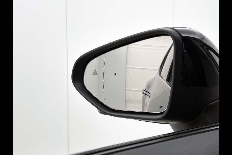 Mercedes-Benz Glb 250+ Business Solution AMG 7p. 85.5 kWh | Premium pakket | Winterpakket | Nightpakket | Trekhaak | Verstelbare demping | 20” multispaakse AMG-velgen | Vast panoramadak | Sfeerverlichting | GUARD 360° |