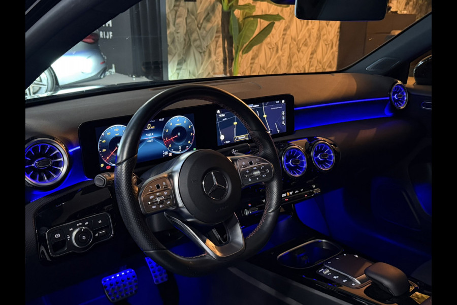 Mercedes-Benz A-Klasse 200 AMG Line Junge Sterne Garantie Pano Ambient Night Camera Carplay StoelVW Cruise Clima Navi Dab Rijklaar