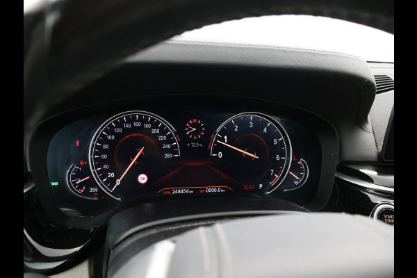 BMW 5 Serie Touring 520i H.E. 184 PK AUT. LUXURY LINE + COMFORTZETELS | AFN. TREKHAAK | PANORAMA | LIVE COCKPIT | ADAPTIVE CRUISE