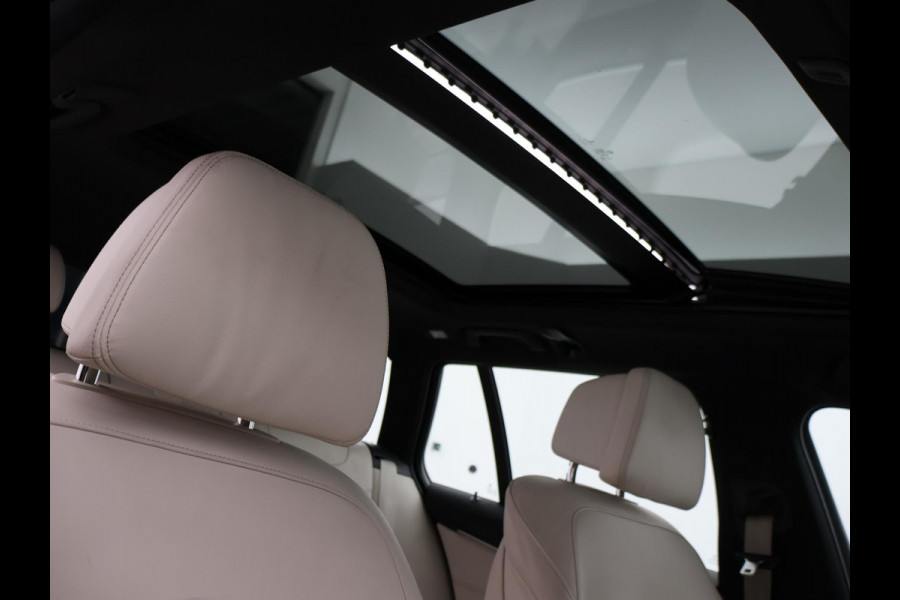 BMW 5 Serie Touring 520i H.E. 184 PK AUT. LUXURY LINE + COMFORTZETELS | AFN. TREKHAAK | PANORAMA | LIVE COCKPIT | ADAPTIVE CRUISE