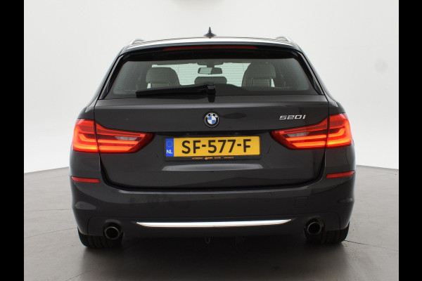 BMW 5 Serie Touring 520i H.E. 184 PK AUT. LUXURY LINE + COMFORTZETELS | AFN. TREKHAAK | PANORAMA | LIVE COCKPIT | ADAPTIVE CRUISE