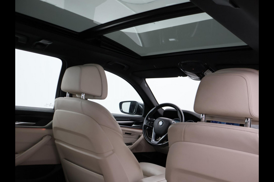BMW 5 Serie Touring 520i H.E. 184 PK AUT. LUXURY LINE + COMFORTZETELS | AFN. TREKHAAK | PANORAMA | LIVE COCKPIT | ADAPTIVE CRUISE