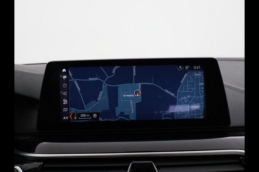 BMW 5 Serie Touring 520i H.E. 184 PK AUT. LUXURY LINE + COMFORTZETELS | AFN. TREKHAAK | PANORAMA | LIVE COCKPIT | ADAPTIVE CRUISE