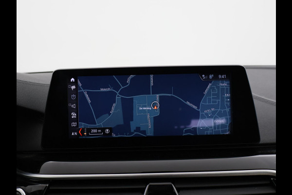 BMW 5 Serie Touring 520i H.E. 184 PK AUT. LUXURY LINE + COMFORTZETELS | AFN. TREKHAAK | PANORAMA | LIVE COCKPIT | ADAPTIVE CRUISE
