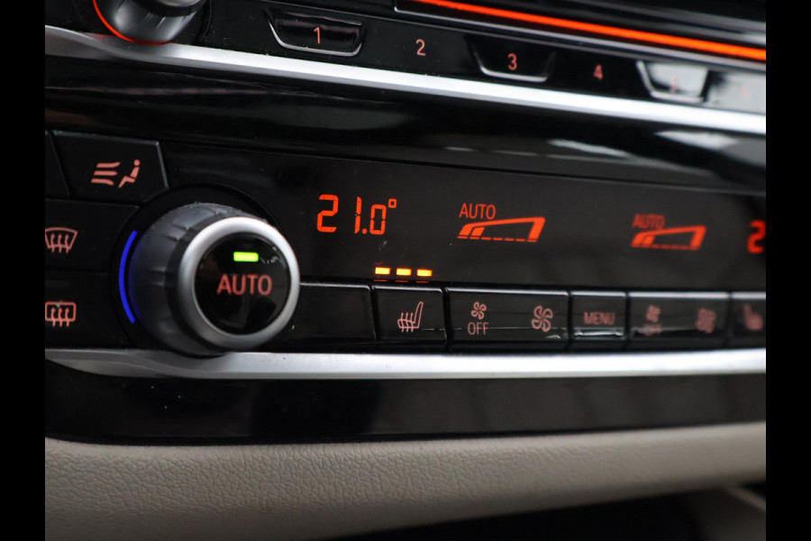 BMW 5 Serie Touring 520i H.E. 184 PK AUT. LUXURY LINE + COMFORTZETELS | AFN. TREKHAAK | PANORAMA | LIVE COCKPIT | ADAPTIVE CRUISE