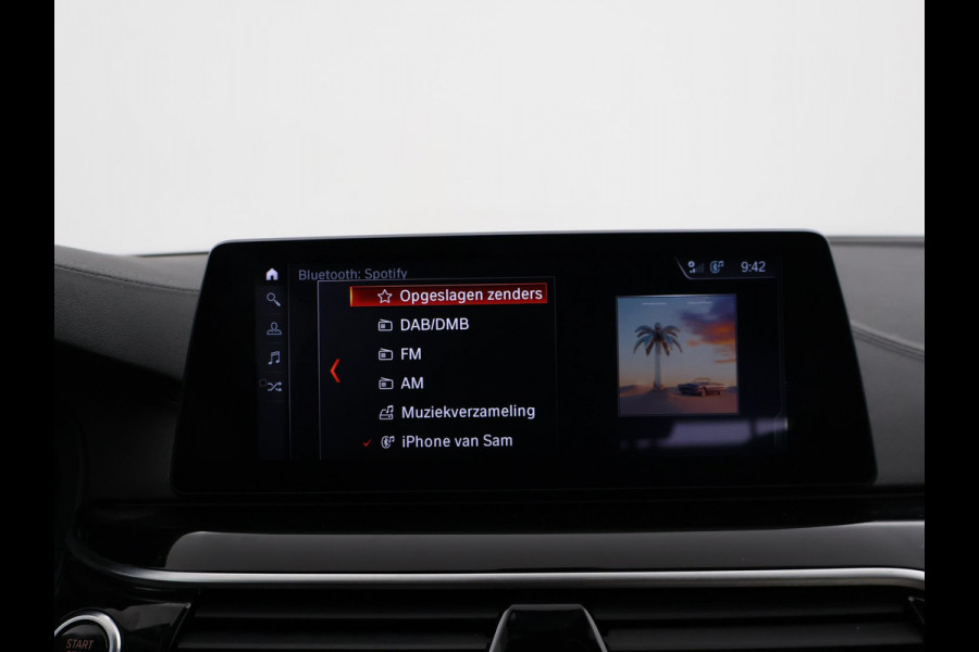 BMW 5 Serie Touring 520i H.E. 184 PK AUT. LUXURY LINE + COMFORTZETELS | AFN. TREKHAAK | PANORAMA | LIVE COCKPIT | ADAPTIVE CRUISE