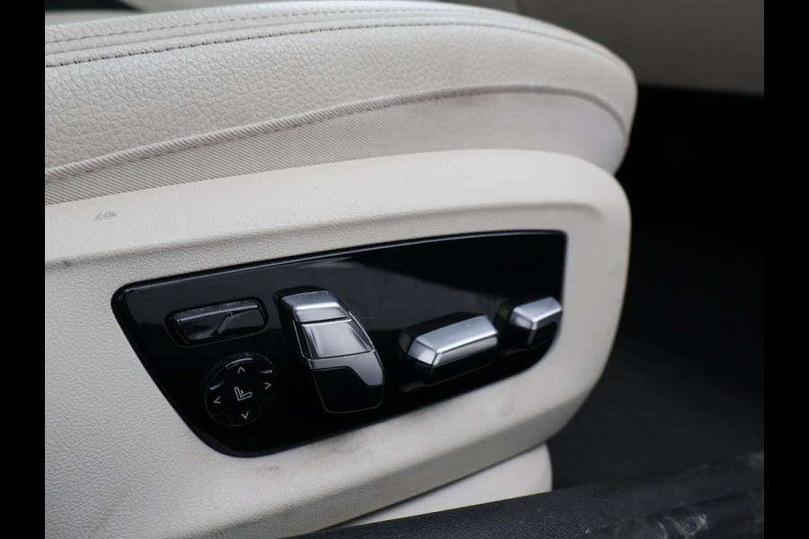 BMW 5 Serie Touring 520i H.E. 184 PK AUT. LUXURY LINE + COMFORTZETELS | AFN. TREKHAAK | PANORAMA | LIVE COCKPIT | ADAPTIVE CRUISE