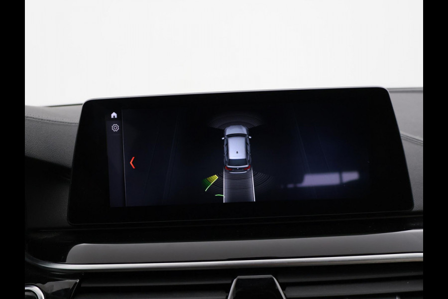 BMW 5 Serie Touring 520i H.E. 184 PK AUT. LUXURY LINE + COMFORTZETELS | AFN. TREKHAAK | PANORAMA | LIVE COCKPIT | ADAPTIVE CRUISE