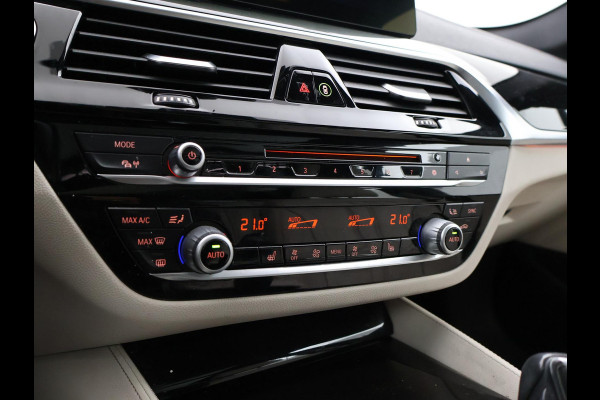 BMW 5 Serie Touring 520i H.E. 184 PK AUT. LUXURY LINE + COMFORTZETELS | AFN. TREKHAAK | PANORAMA | LIVE COCKPIT | ADAPTIVE CRUISE