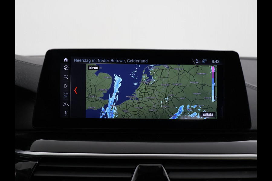 BMW 5 Serie Touring 520i H.E. 184 PK AUT. LUXURY LINE + COMFORTZETELS | AFN. TREKHAAK | PANORAMA | LIVE COCKPIT | ADAPTIVE CRUISE