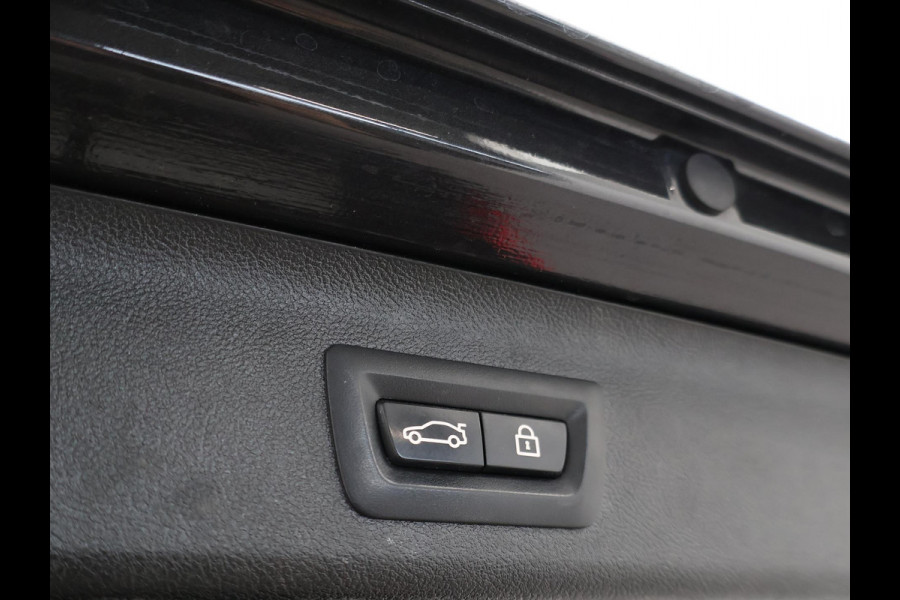 BMW 5 Serie Touring 520i H.E. 184 PK AUT. LUXURY LINE + COMFORTZETELS | AFN. TREKHAAK | PANORAMA | LIVE COCKPIT | ADAPTIVE CRUISE