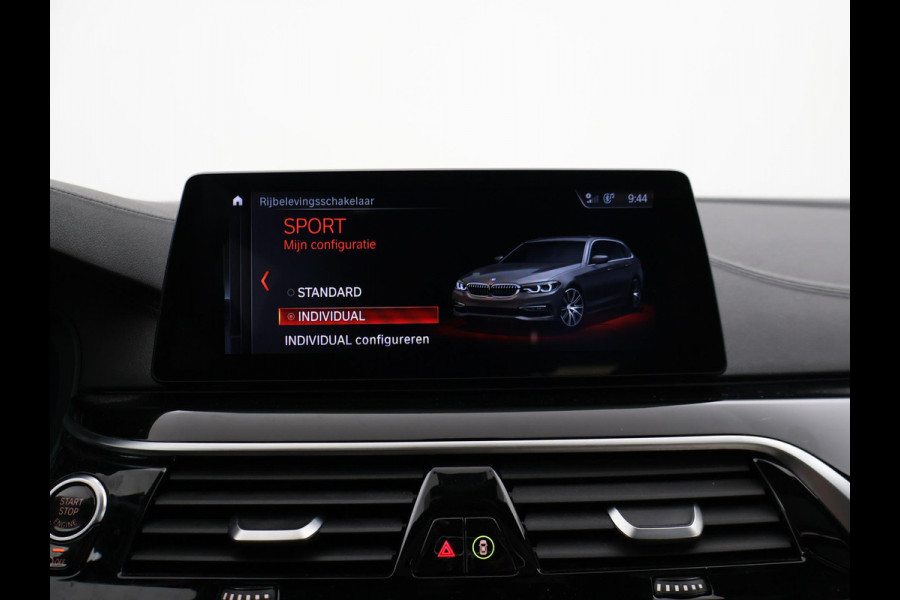 BMW 5 Serie Touring 520i H.E. 184 PK AUT. LUXURY LINE + COMFORTZETELS | AFN. TREKHAAK | PANORAMA | LIVE COCKPIT | ADAPTIVE CRUISE