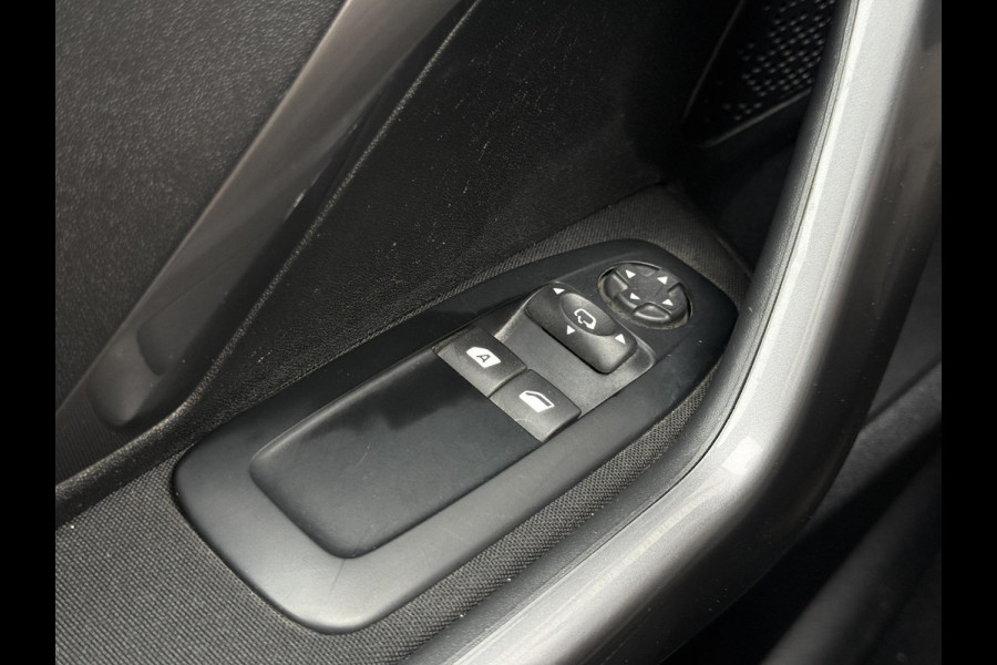 Peugeot 2008 1.2 PureTech Blue Lion 2e Eigenaar|Navi|Pano|Trekhaak|Airco|Cruise|PDC|Carplay|N.A.P|APK tot 05-2027