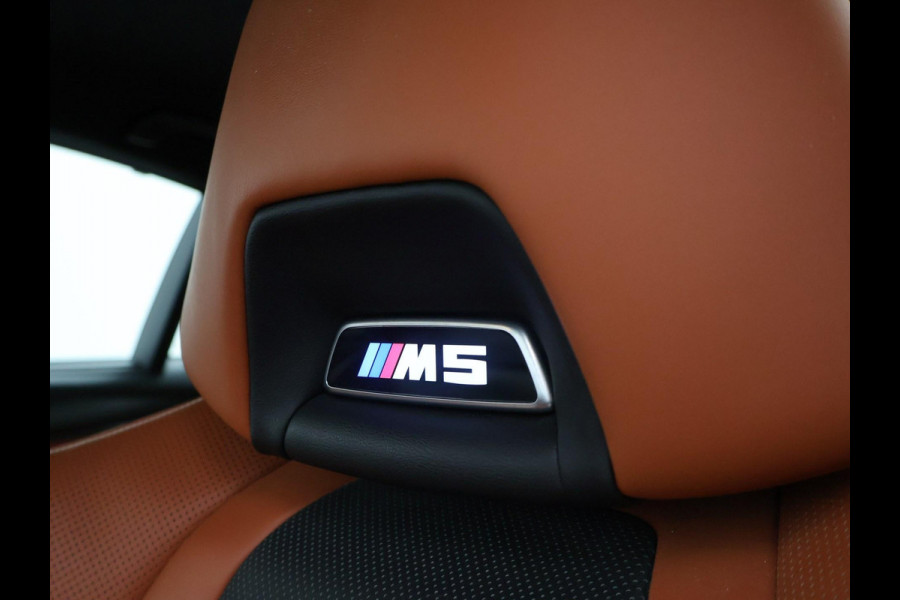 BMW M5 COMPETITION 625 PK ORIG. NL BTW + B&W | HEAD-UP | KERAMISCH | ADAPTIVE CRUISE | SCHERMEN ACHTERIN