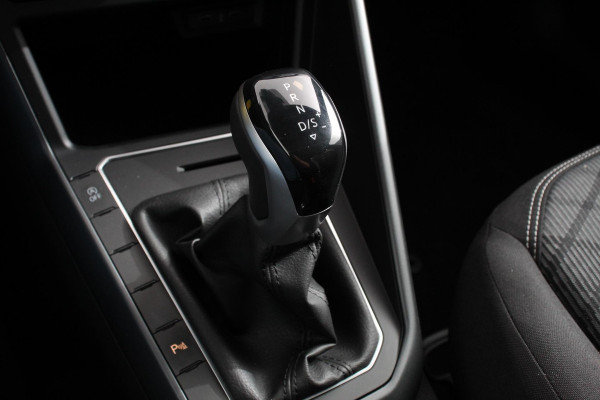 Volkswagen Polo 1.0 TSI DSG R-Line | DEMO ! | Panorama dak Navigatie App Connect Climate Control DAB LED Parkeer sensoren Camera Cruise control adaptive