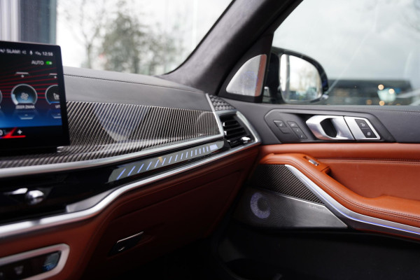 BMW X7 60 I X DRIVE 6 P / Individual / Sky Lounge / BTW