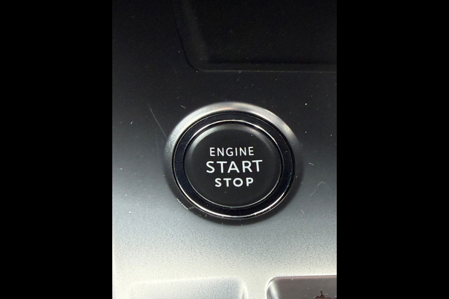 Peugeot 308 1.2 PureTech AUTOMAAT Allure Black line, achteruitrijcamera, afneembare trekhaak, 1 e eigenaar, NL auto met nap