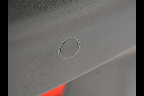 Peugeot 2008 1.2 Hybrid 136 Allure | Navigatie | Parkeer Camera |