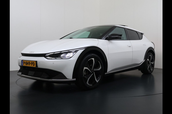 Kia Ev6 Plus Advanced 77.4 kWh Leer Schuif-kanteldak Camera Adap.Cruise Warmtepomp V2L Elektr.-Stoel-Massage+Ventilatie+Verwarmd+Memory  SOH 100% DAB Elek.Achterklep Lmv 20" Lane Assist Privacy Glas 1.600kg Trekvermogen! 1e Eigenaar Dealeronderhouden Origineel Nederlandse Auto Nieuwprijs €53.860,- snelladen tot 240 KW