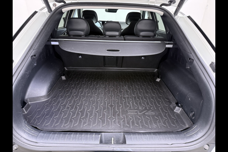 Kia Ev6 Plus Advanced 77.4 kWh Leer Schuif-kanteldak Camera Adap.Cruise Warmtepomp V2L Elektr.-Stoel-Massage+Ventilatie+Verwarmd+Memory  SOH 100% DAB Elek.Achterklep Lmv 20" Lane Assist Privacy Glas 1.600kg Trekvermogen! 1e Eigenaar Dealeronderhouden Origineel Nederlandse Auto Nieuwprijs €53.860,- snelladen tot 240 KW