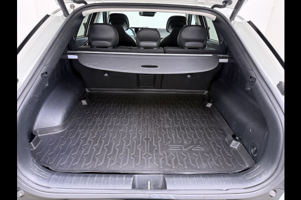 Kia Ev6 Plus Advanced 77.4 kWh Leer Schuif-kanteldak Camera Adap.Cruise Warmtepomp V2L Elektr.-Stoel-Massage+Ventilatie+Verwarmd+Memory  SOH 100% DAB Elek.Achterklep Lmv 20" Lane Assist Privacy Glas 1.600kg Trekvermogen! 1e Eigenaar Dealeronderhouden Origineel Nederlandse Auto Nieuwprijs €53.860,- snelladen tot 240 KW